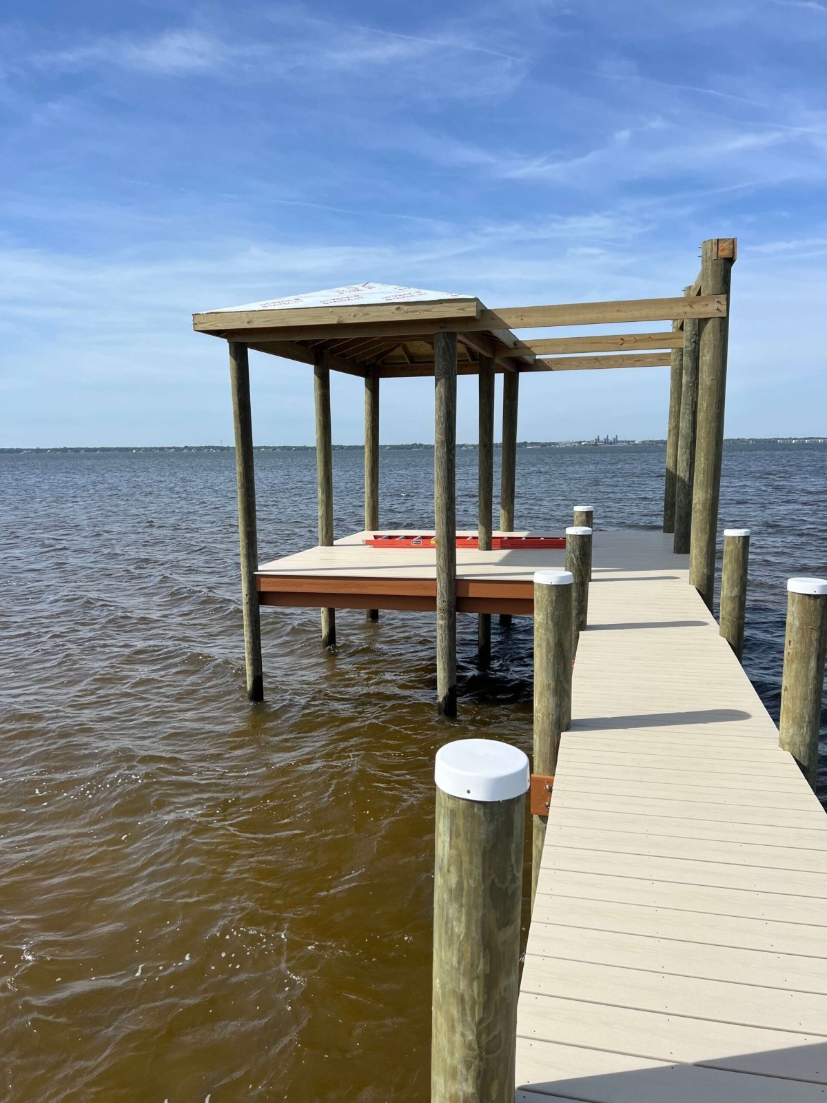 Minimalist Dock Design: Embracing Simplicity and Elegance - DC Marine ...