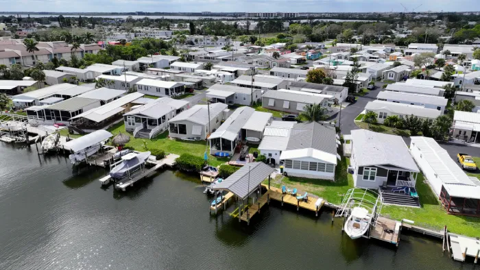 knowledgeable marine contractor (1)